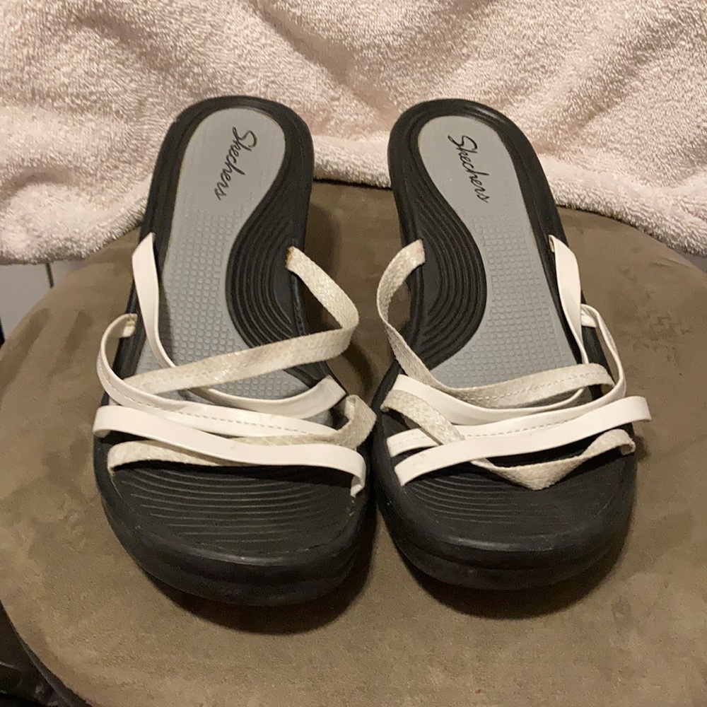 Sketchers Sandles
